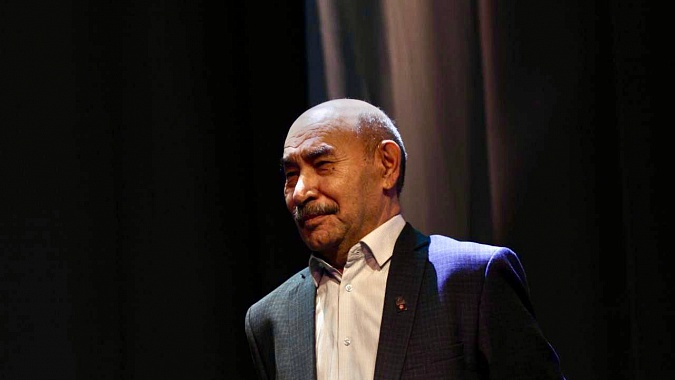          Вечер, ставший звенящей песней